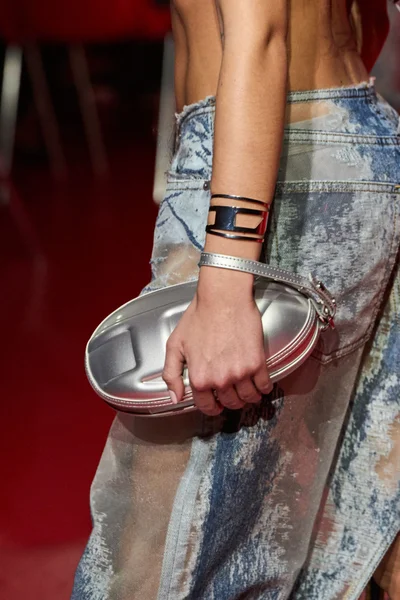 Look 12